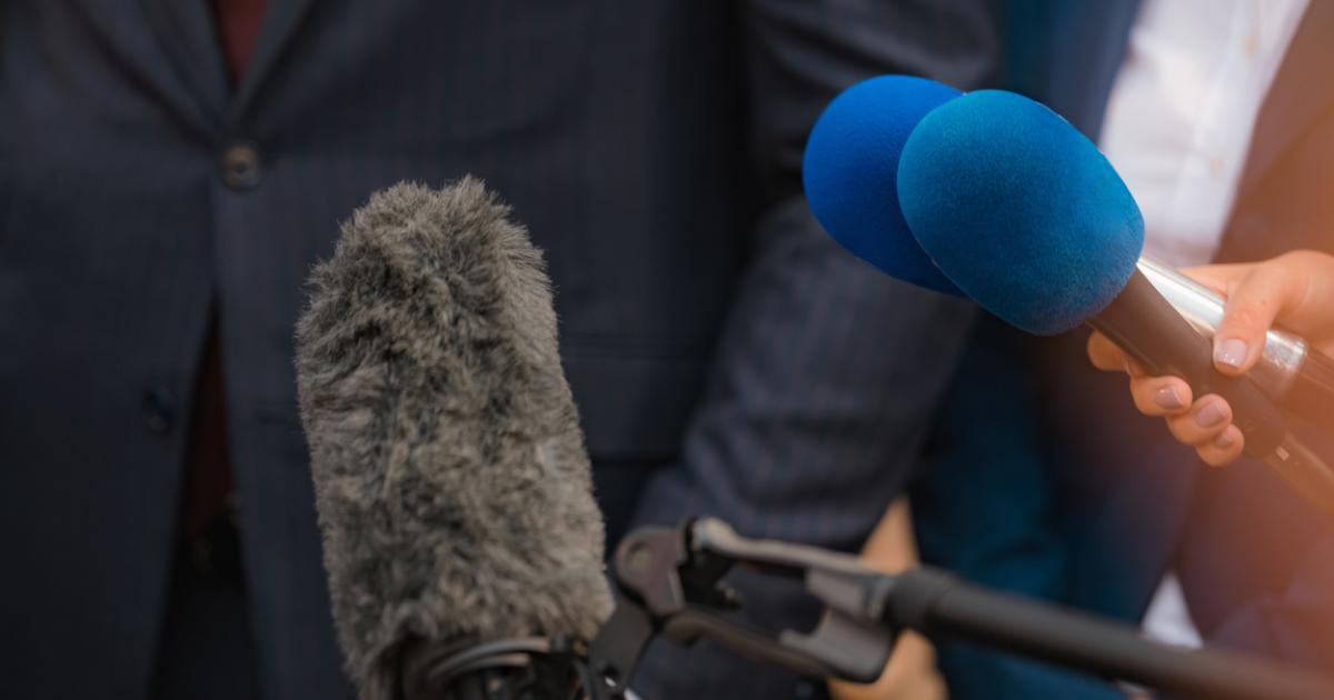 mediainterviewpoliticianiStock-1409277358.jpg