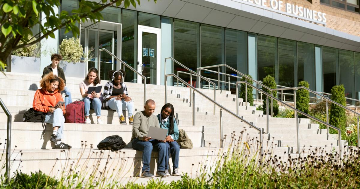 college_iStock-1770996562.jpg