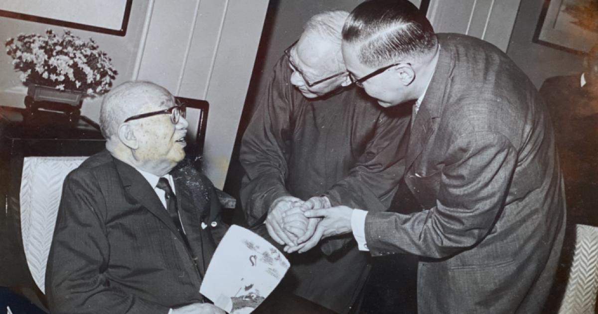 Chao (middle) meets with H. H. Kung (left) in Chiang Kai-shek’s residence in Taipei in September 1964.