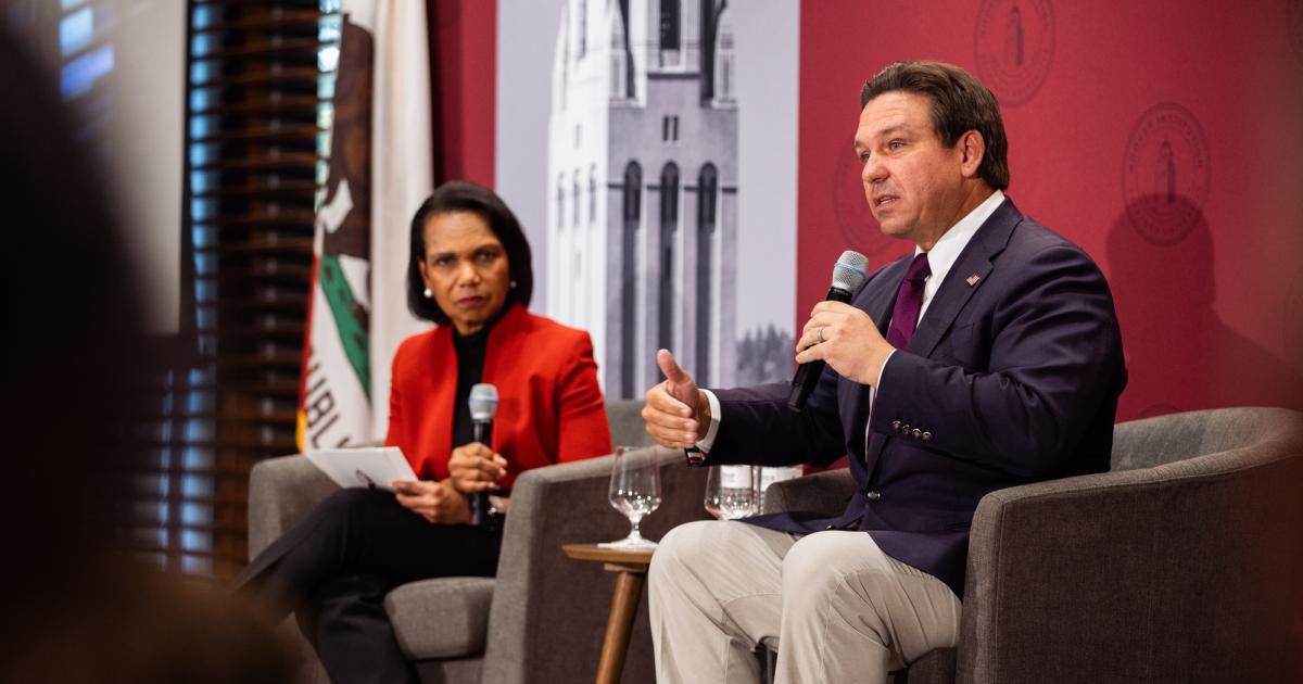 Florida Governor Ron DeSantis speaks in Hoover’s Shultz Auditorium on October 17, 2025. (Patrick Beaudouin)