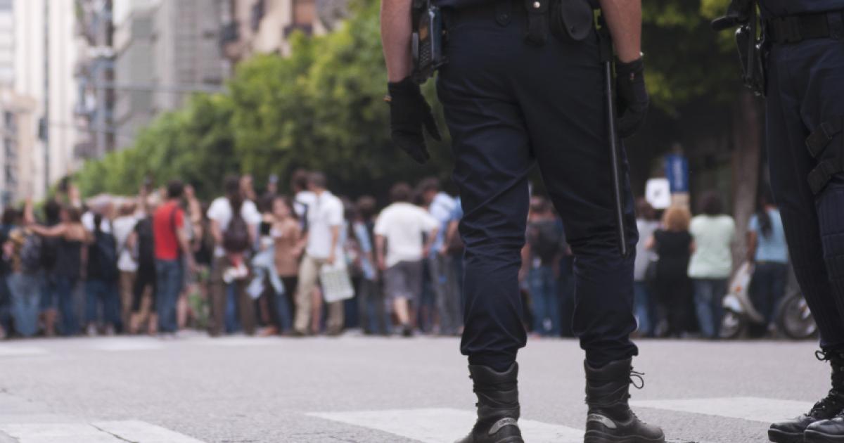 protestpoliceriot   image