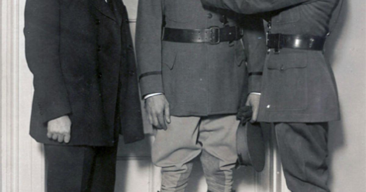 leeg eerlijk Besmettelijke ziekte Ernest Schelling's Papers and Memorabilia Come to Hoover | Hoover Institution leeg eerlijk Besmettelijke ziekte Ernest Schelling's Papers and Memorabilia Come to Hoover | Hoover Institution