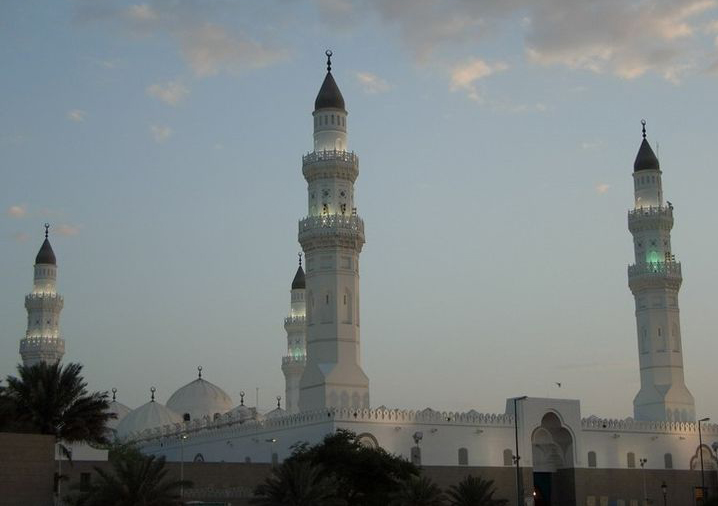 Masjid_al-Quba-201210181444.jpg