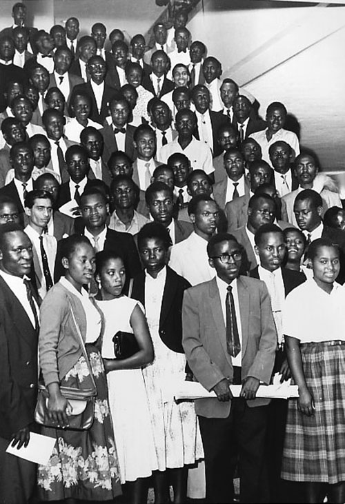 Eighty-one students arrive in New York in 1959