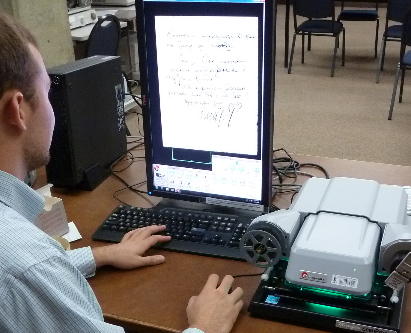 new_microfilm_readers201109131130.jpg