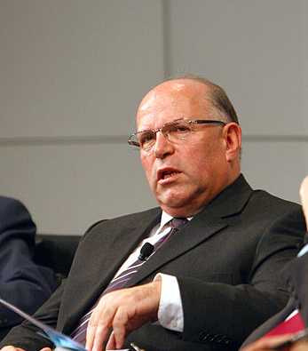uzi-arad201304031237.jpg