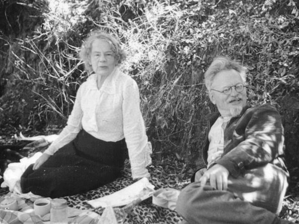 hoov-10-02-28-ph01-patenaude-trotsky-picnic.jpg