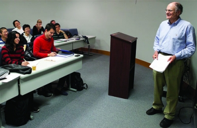 Thomas Sargent teaching students